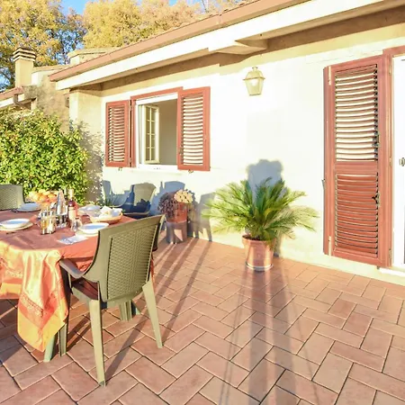 2 Bedroom Lovely In Di Magione Casa vacanze *